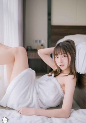 公翁和我在厨房猛烈进出