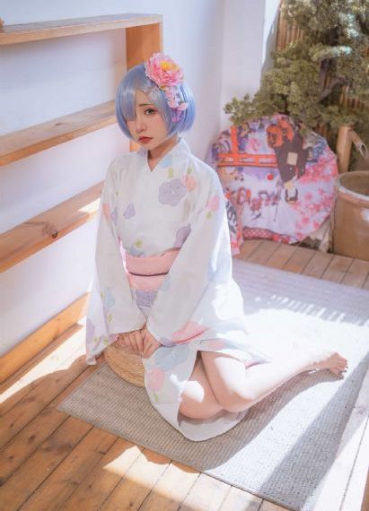《隔壁女邻居》韩剧
